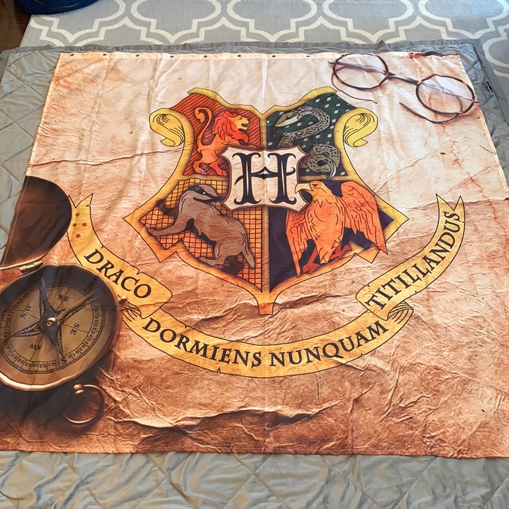 Harry Potter Hogwarts Shower Curtain w/hooks